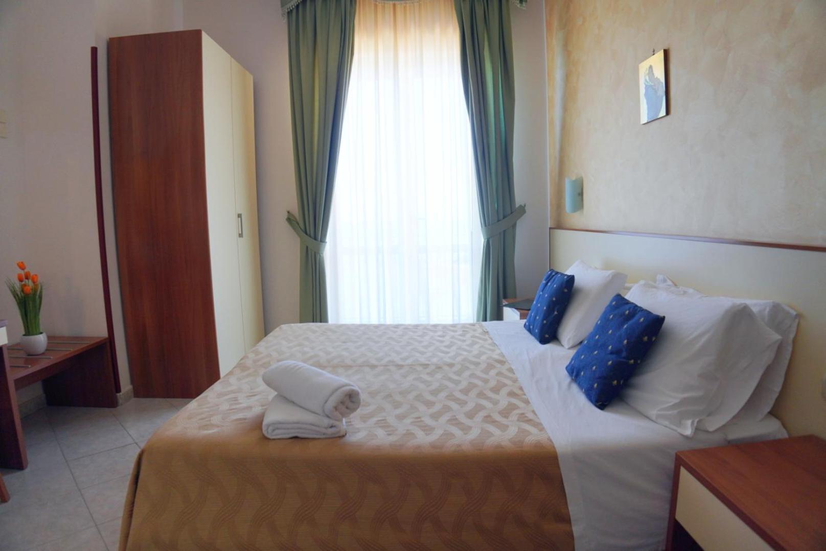 New Hotel Sonia ซานตามาเรีย ดิ กาสเตลลาบาเต ภายนอก รูปภาพ