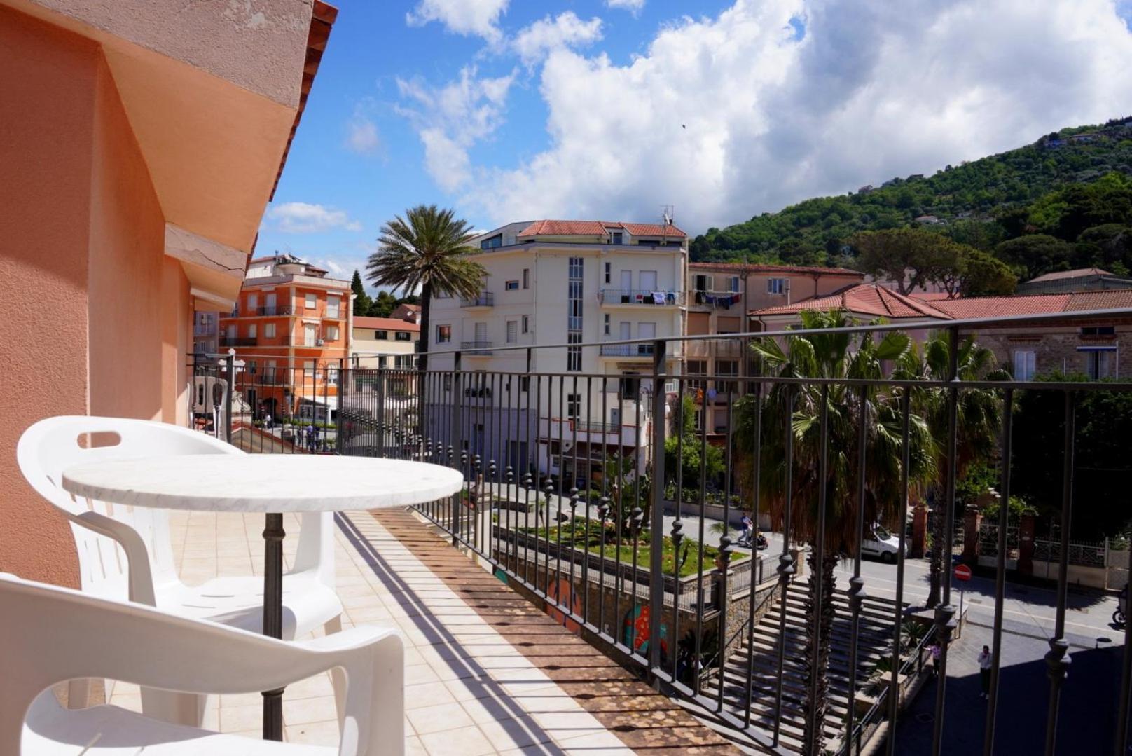 New Hotel Sonia ซานตามาเรีย ดิ กาสเตลลาบาเต ภายนอก รูปภาพ